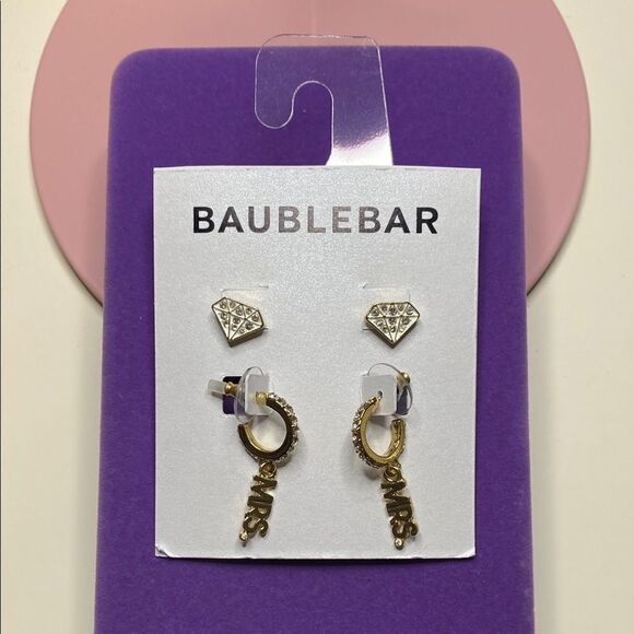 💛 New BaubleBar Gold Plated Mrs. Earrings - Picture 1 of 2